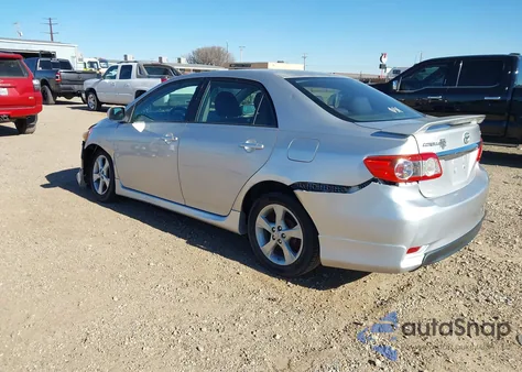 2011 Toyota Corolla S z USA, uszkodzony, nr VIN 2T1BU4EEXBC699073